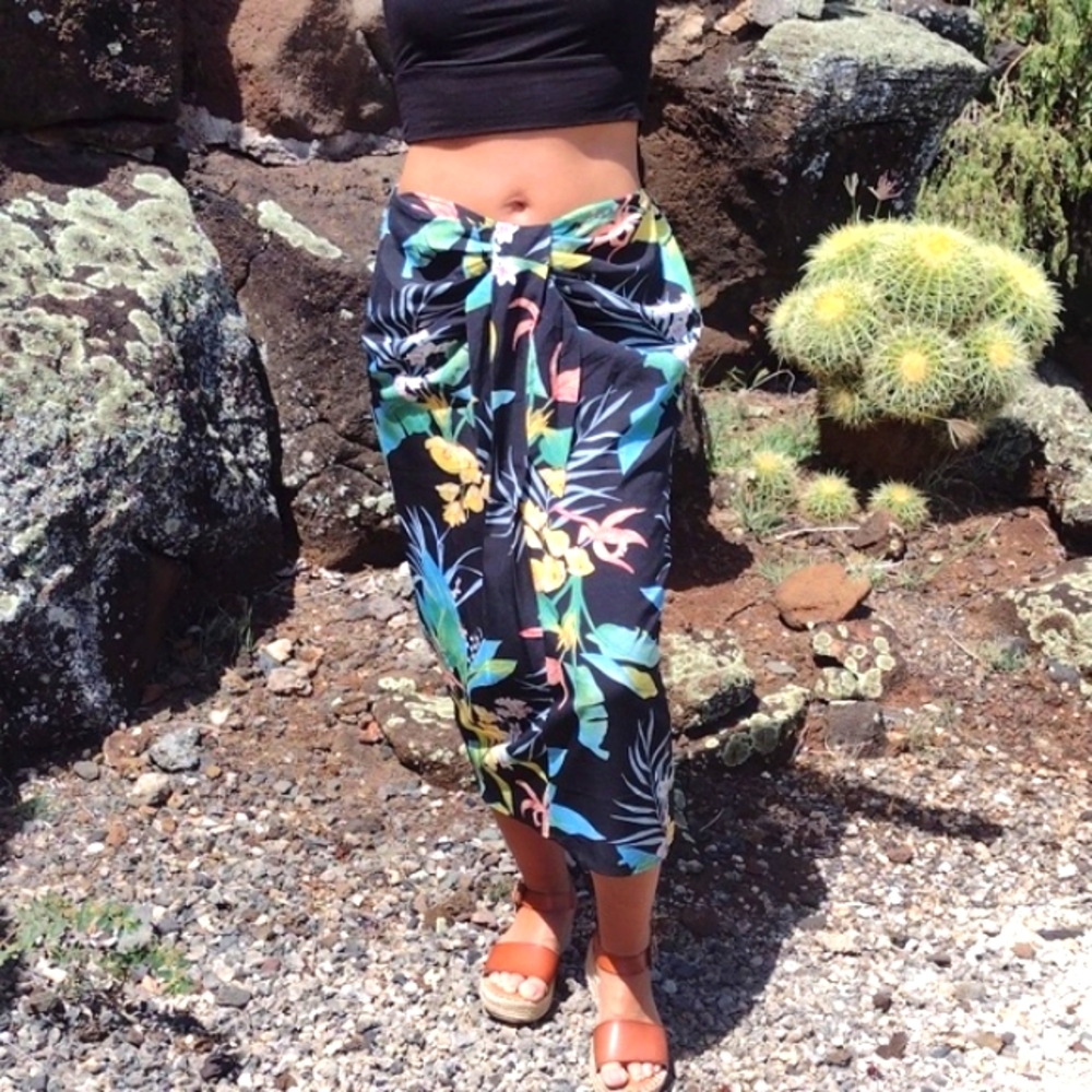 Tropical Tie-Front Black Pencil Skirt